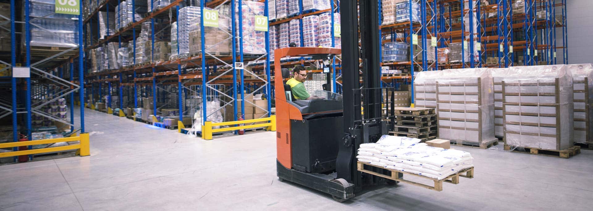 What to Consider Before Renting a Forklift